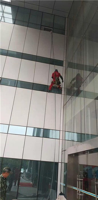 武汉玻璃幕墙维修公司 湖北蜘蛛侠高空工程 图