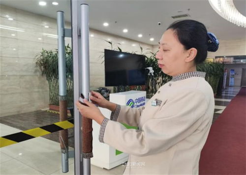 铲车前斗挂滚刷,三轮 变身 推雪车 丨冰城物企 土制 机械清雪增效显